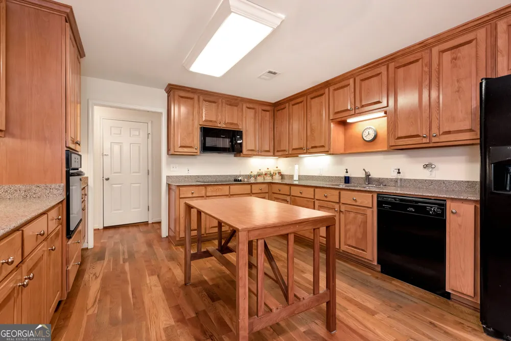 817 Bluejay WAY Winder, GA 30680