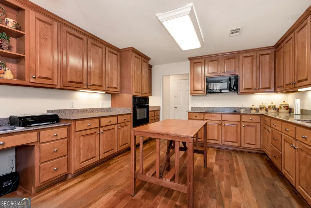 817 Bluejay WAY Winder, GA 30680