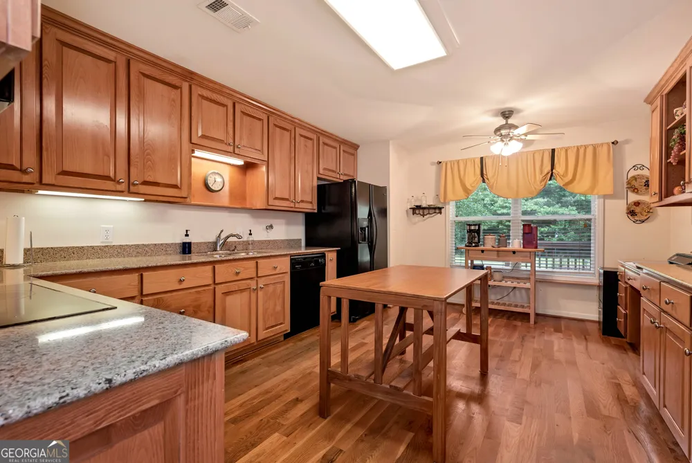 817 Bluejay WAY Winder, GA 30680