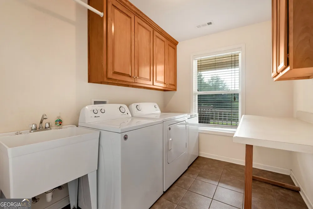 817 Bluejay WAY Winder, GA 30680