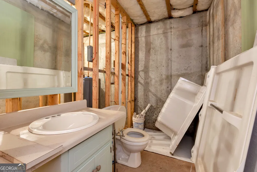 817 Bluejay WAY Winder, GA 30680