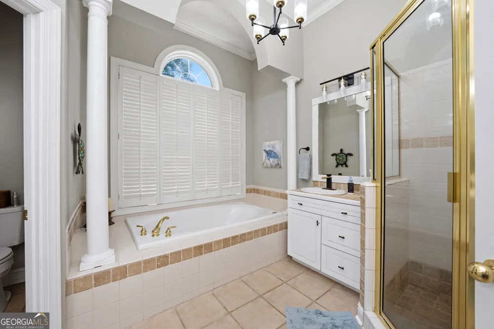 128 Cross Creek CIR Macon, GA 31210