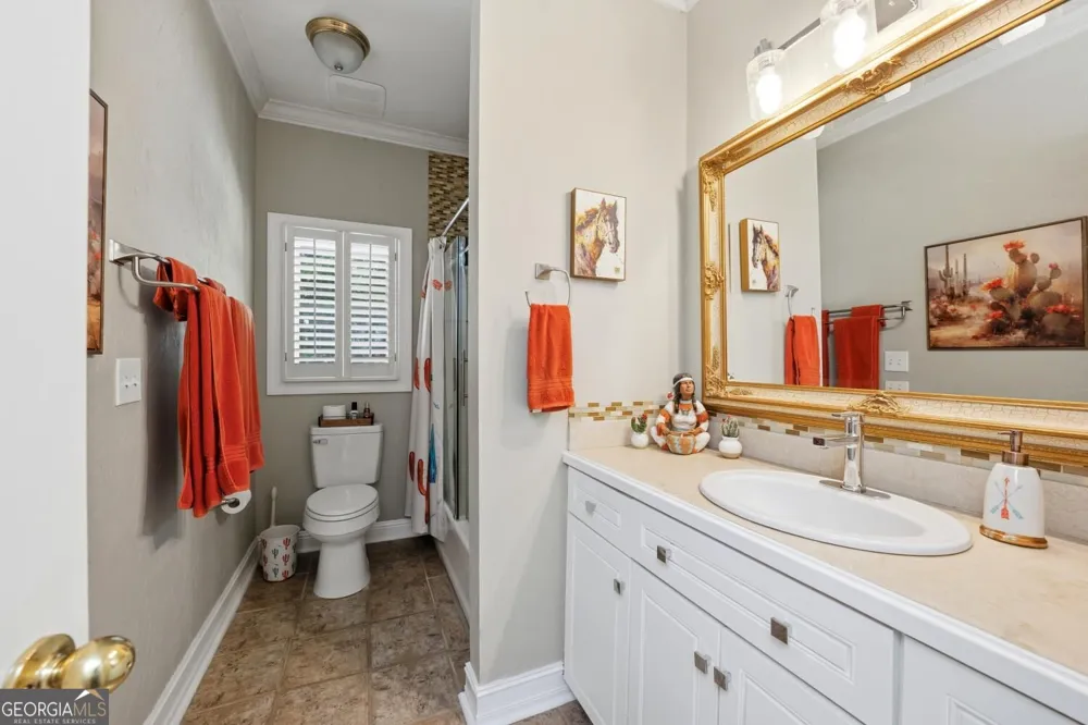 128 Cross Creek CIR Macon, GA 31210