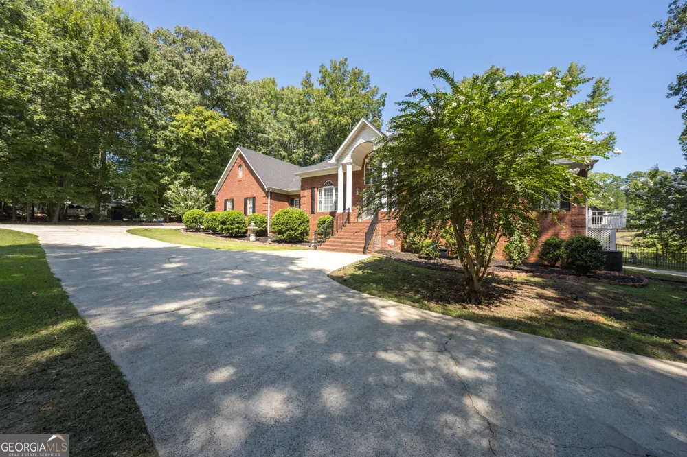 128 Cross Creek CIR Macon, GA 31210
