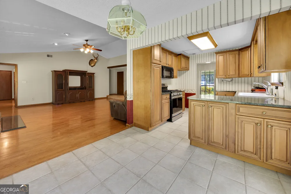 140 Hickory DR Stockbridge, GA 30281