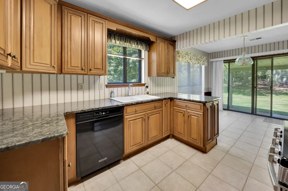 140 Hickory DR Stockbridge, GA 30281