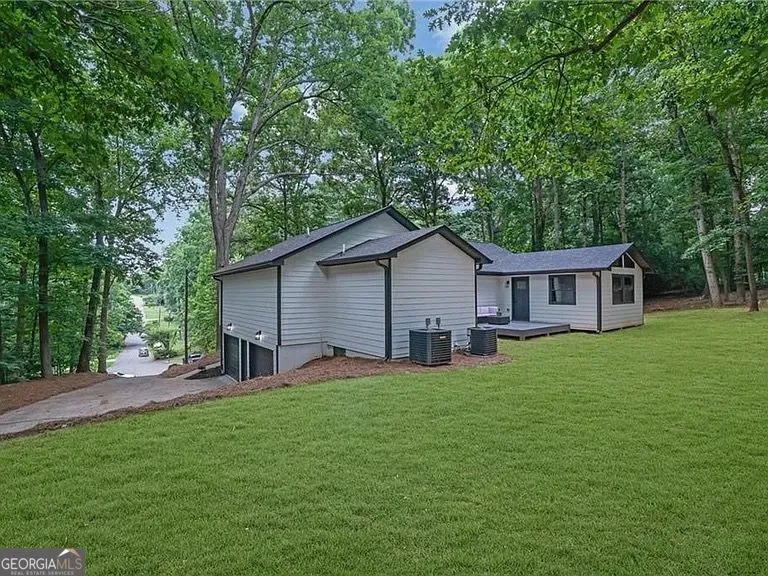 2000 Doefield ST Canton, GA 30115