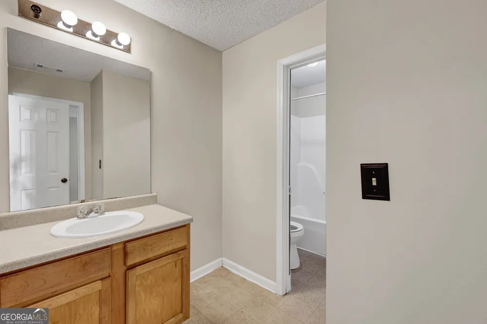 6827 Hill Creek CV Lithonia, GA 30058