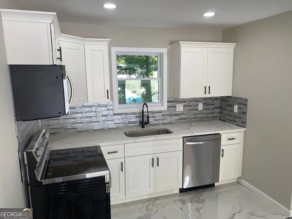 1413 Silver Lake DR Norcross, GA 30093