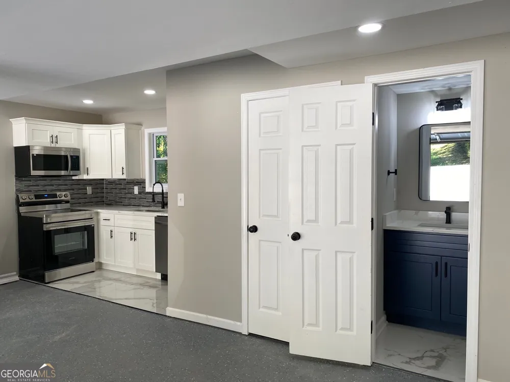 1413 Silver Lake DR Norcross, GA 30093