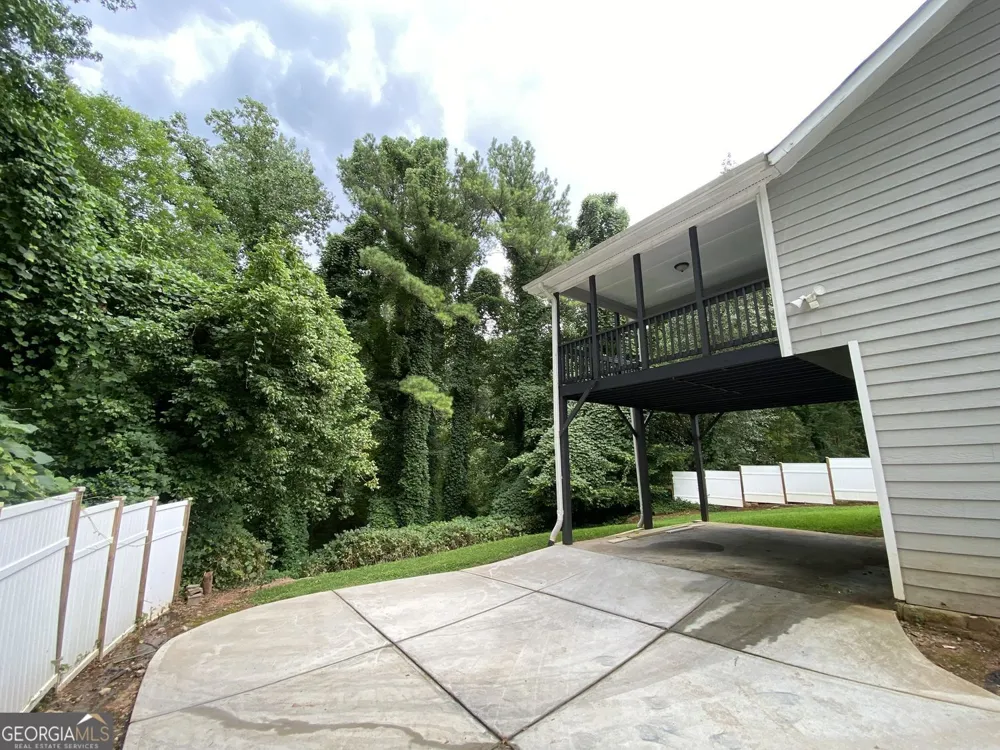 1640 Canberra DR Stone Mountain, GA 30088