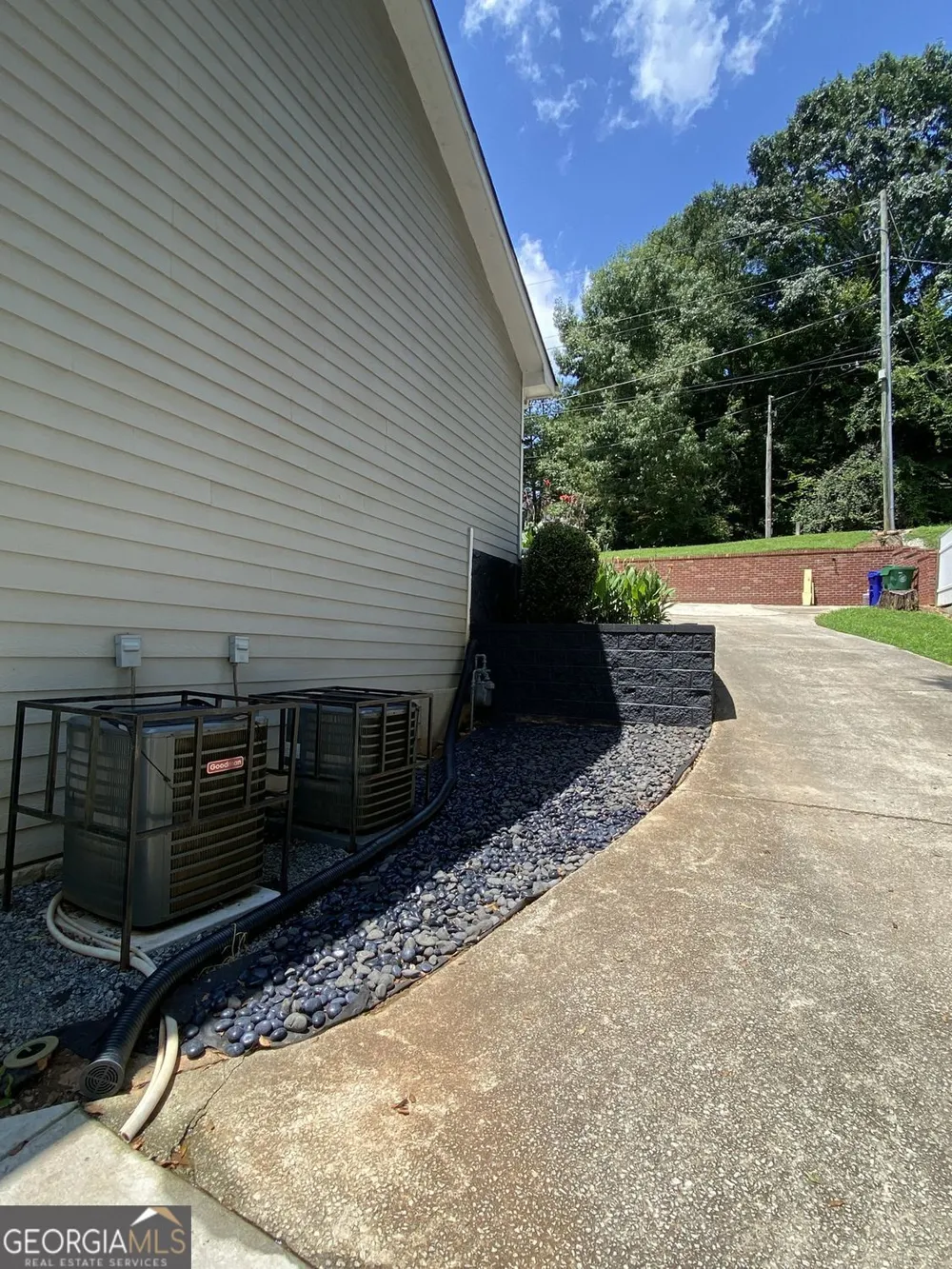 1640 Canberra DR Stone Mountain, GA 30088