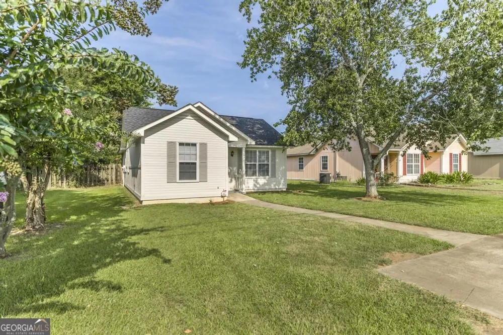 305 Johnson RD Warner Robins, GA 31093