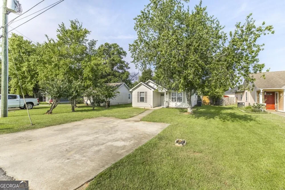 305 Johnson RD Warner Robins, GA 31093