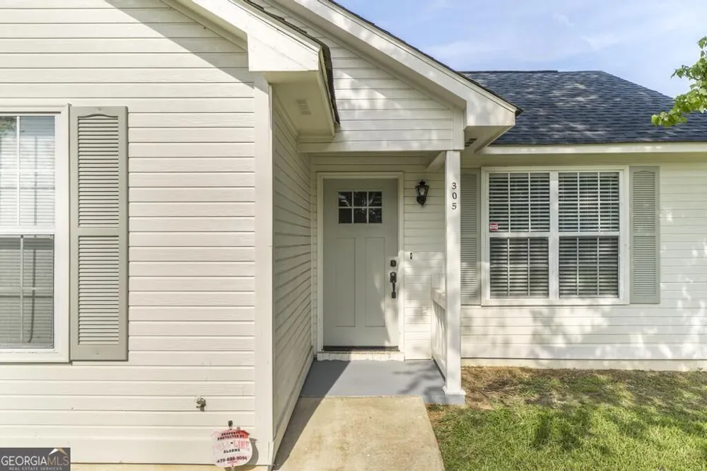 305 Johnson RD Warner Robins, GA 31093