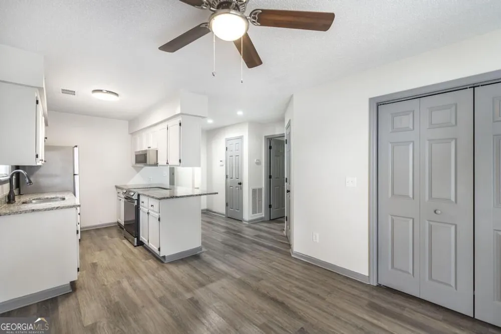 305 Johnson RD Warner Robins, GA 31093