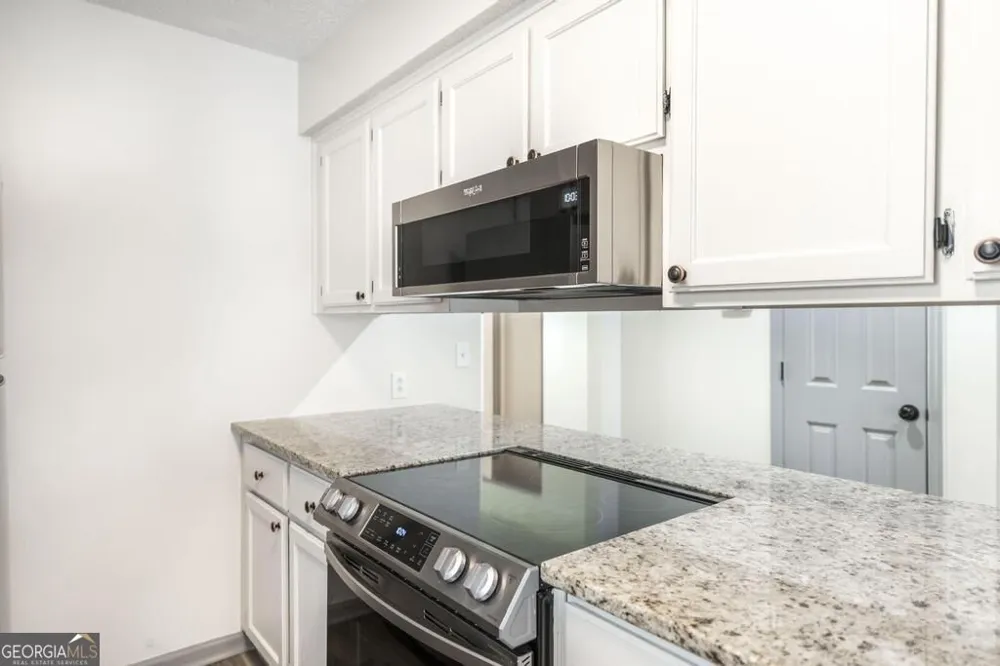 305 Johnson RD Warner Robins, GA 31093