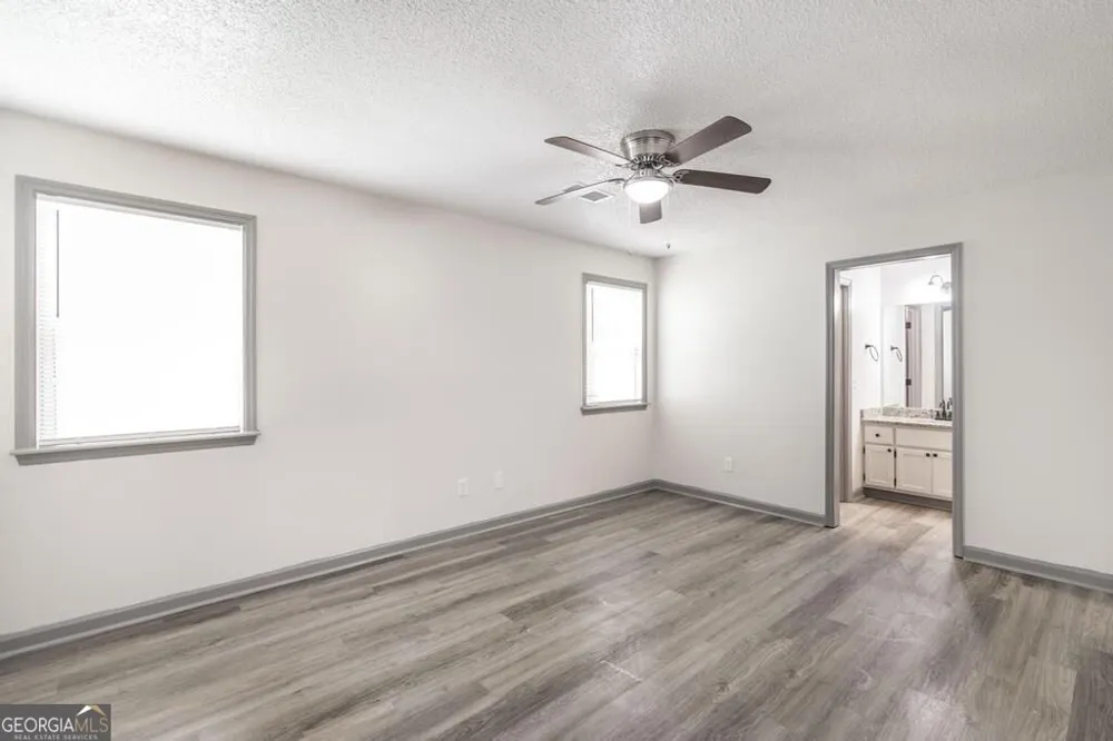 305 Johnson RD Warner Robins, GA 31093