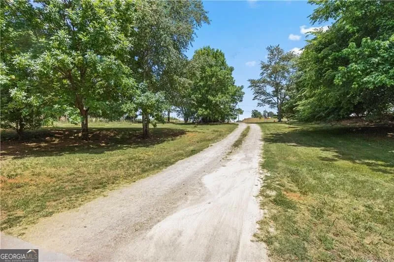 4140 HWY 332 Hoschton, GA 30548