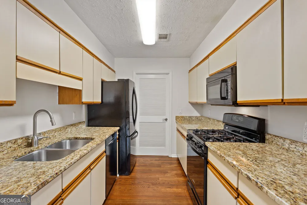 208 Bridge LN SE Smyrna, GA 30082