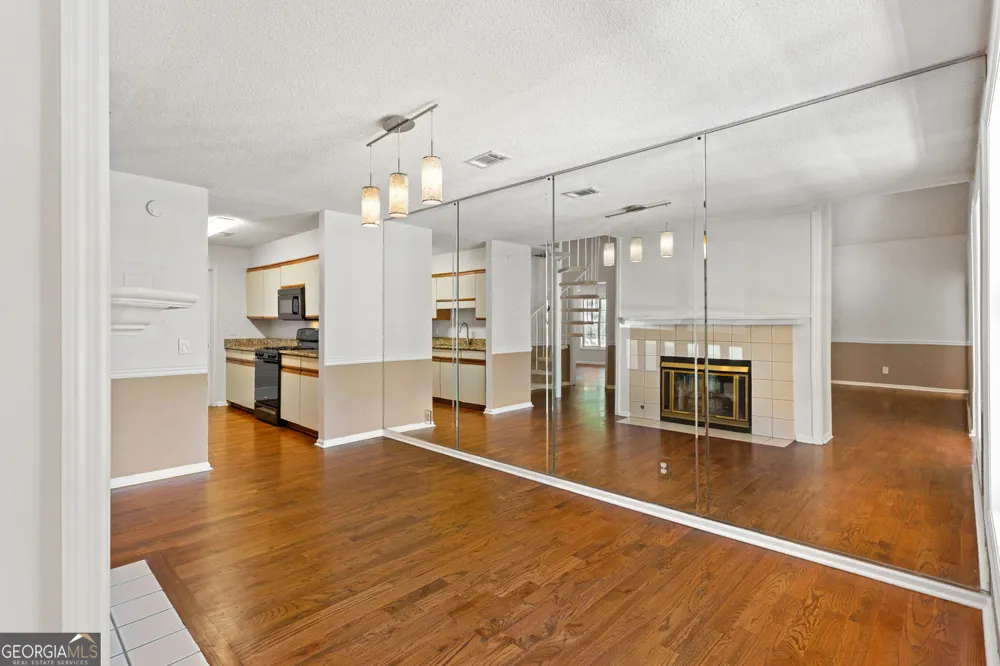 208 Bridge LN SE Smyrna, GA 30082
