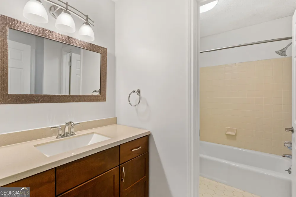 208 Bridge LN SE Smyrna, GA 30082