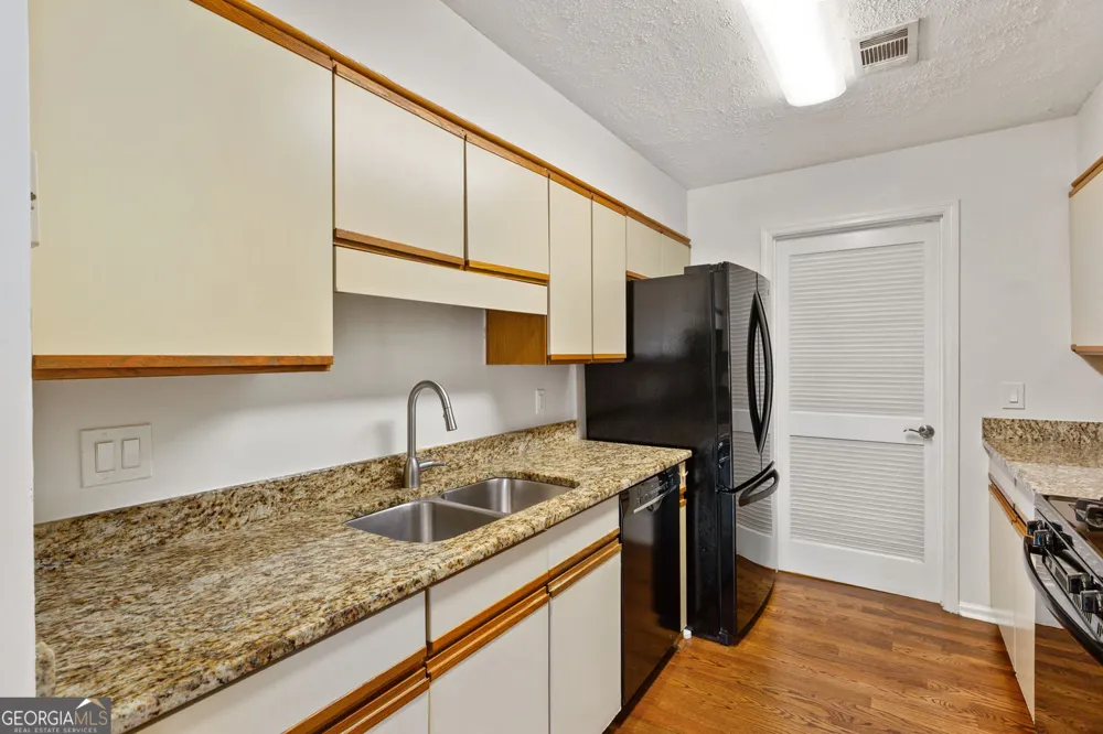 208 Bridge LN SE Smyrna, GA 30082