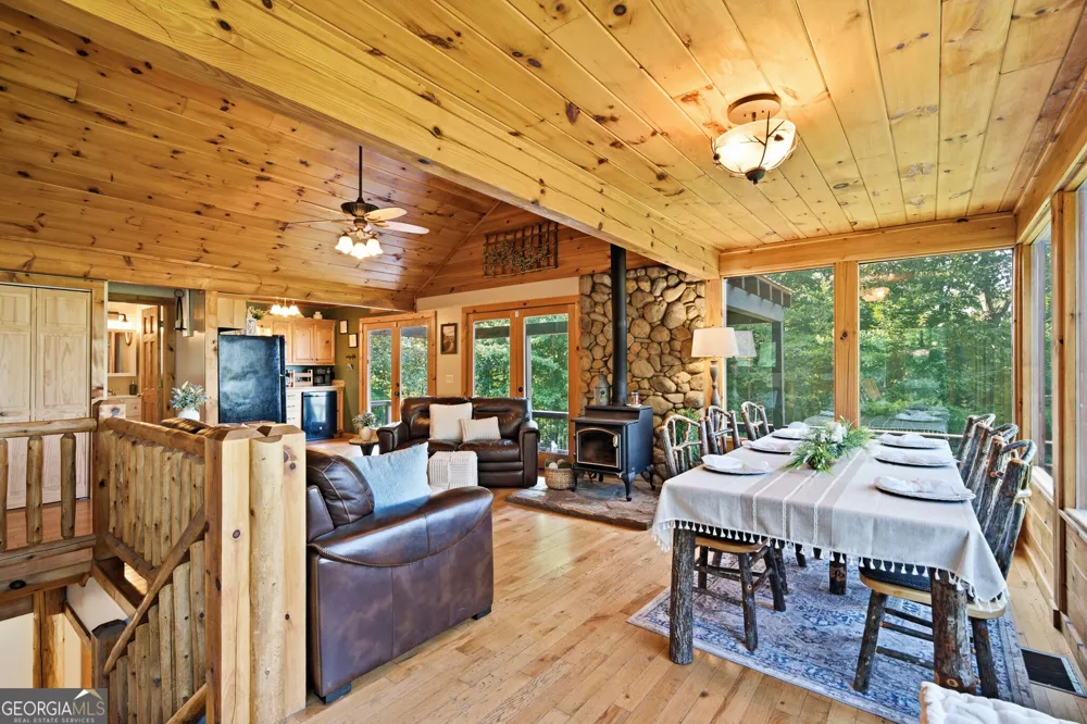 24 Oak Ledge RD Morganton, GA 30560