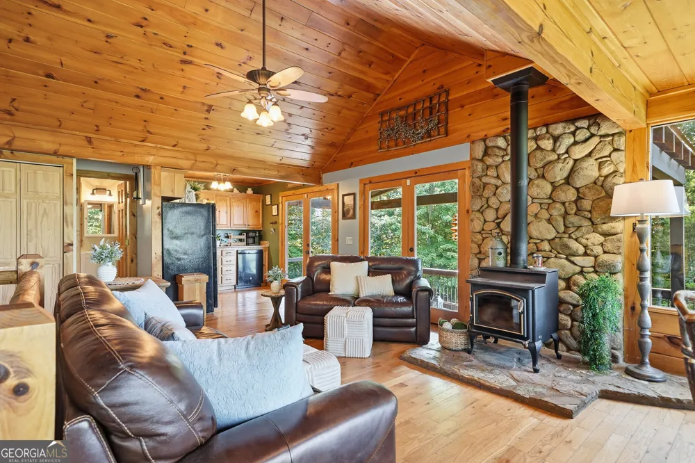 24 Oak Ledge RD Morganton, GA 30560