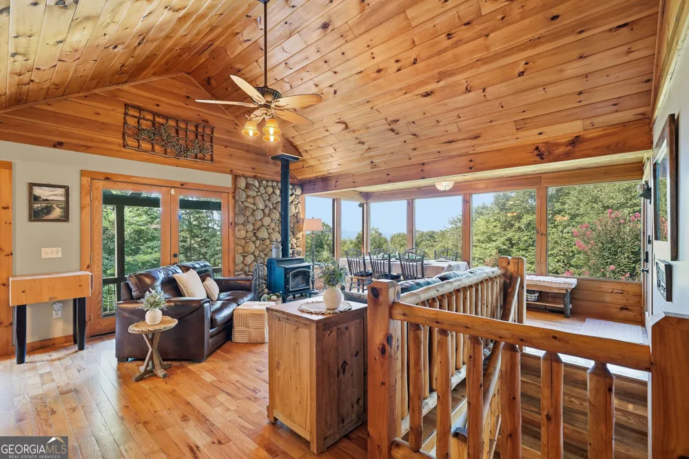 24 Oak Ledge RD Morganton, GA 30560