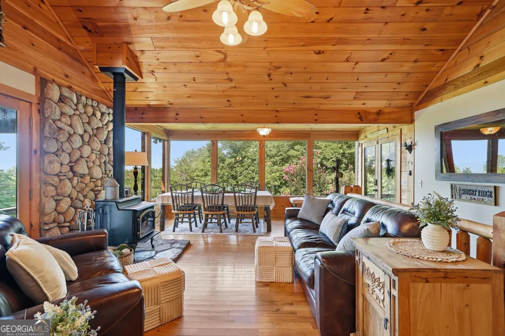 24 Oak Ledge RD Morganton, GA 30560