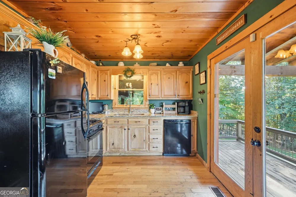 24 Oak Ledge RD Morganton, GA 30560