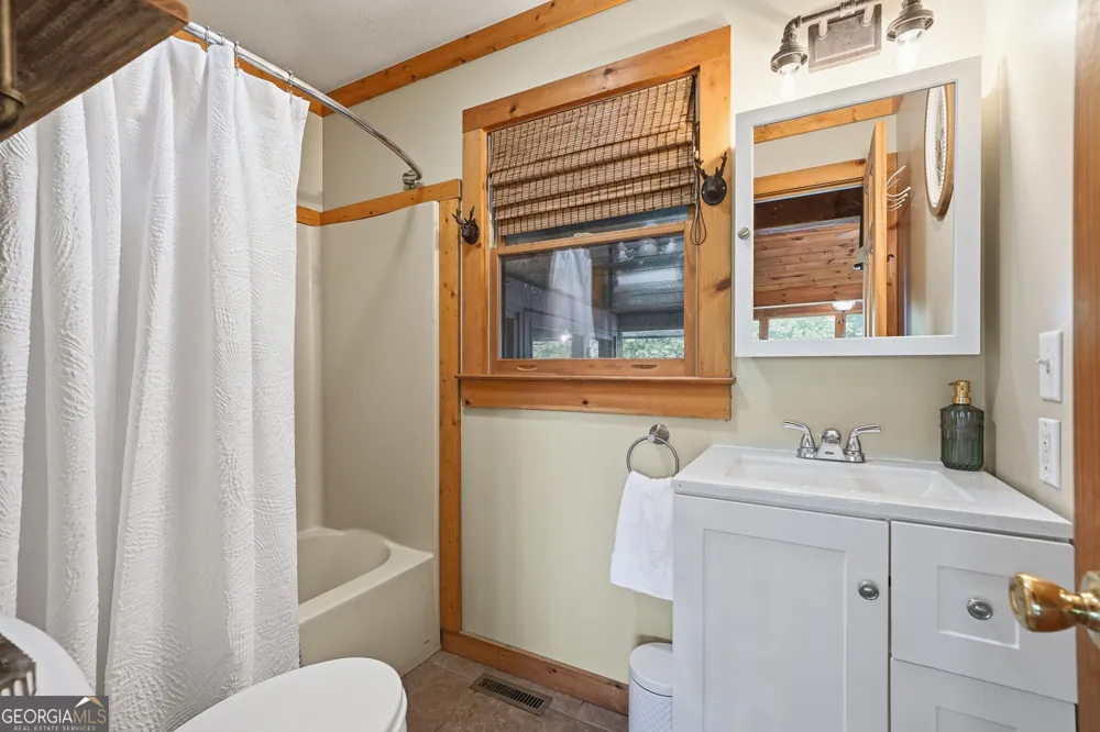 24 Oak Ledge RD Morganton, GA 30560