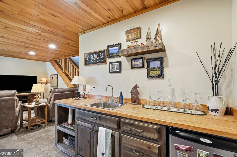 24 Oak Ledge RD Morganton, GA 30560