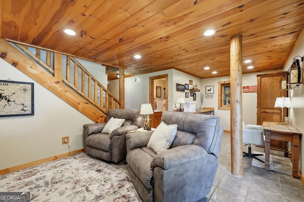 24 Oak Ledge RD Morganton, GA 30560