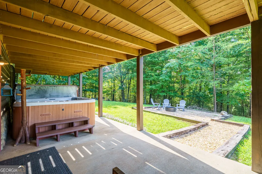 24 Oak Ledge RD Morganton, GA 30560
