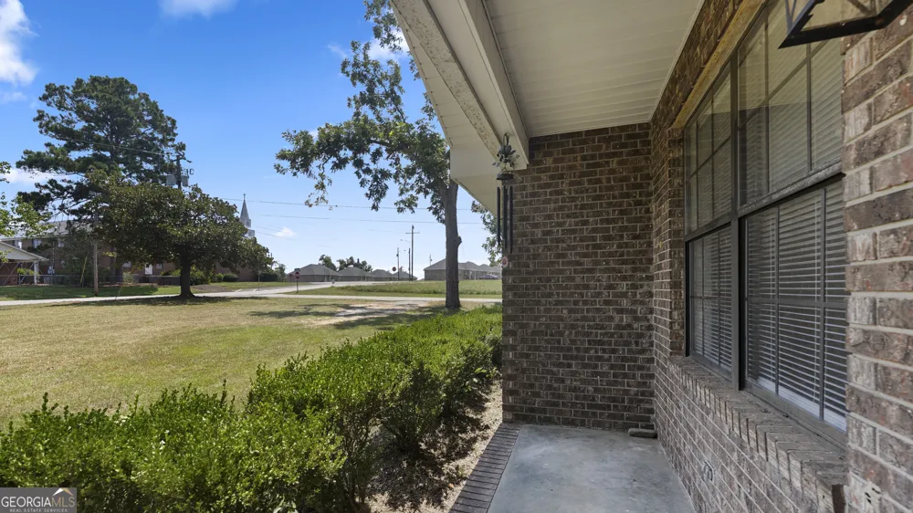133 S Richardson ST Mount Vernon, GA 30445