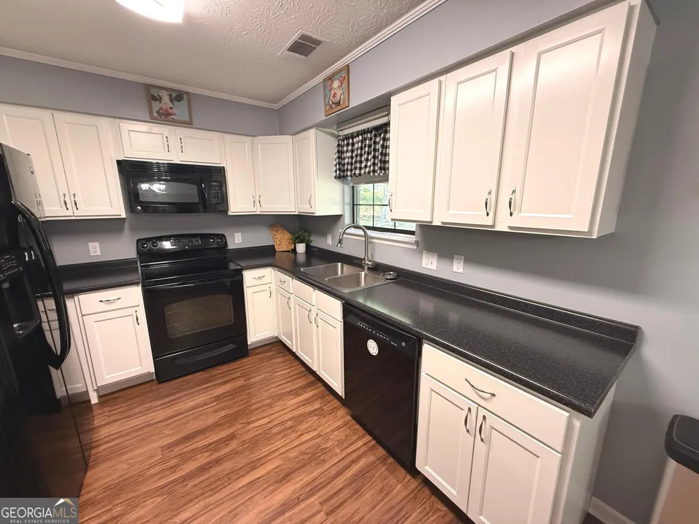 157 Ext N Jefferson ST Lyons, GA 30436
