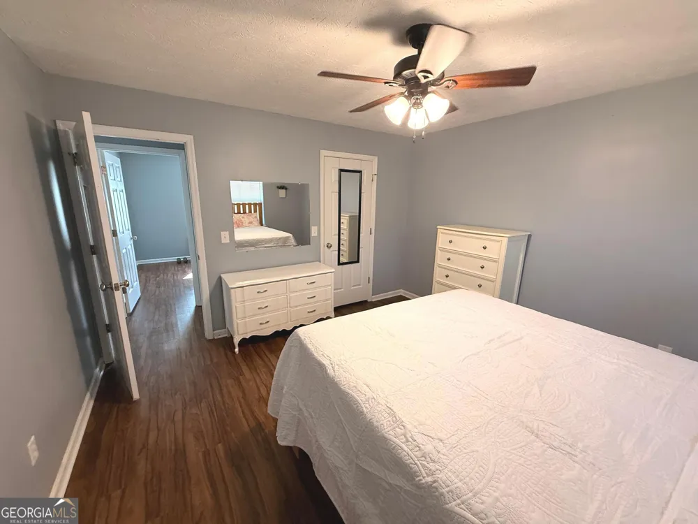 157 Ext N Jefferson ST Lyons, GA 30436