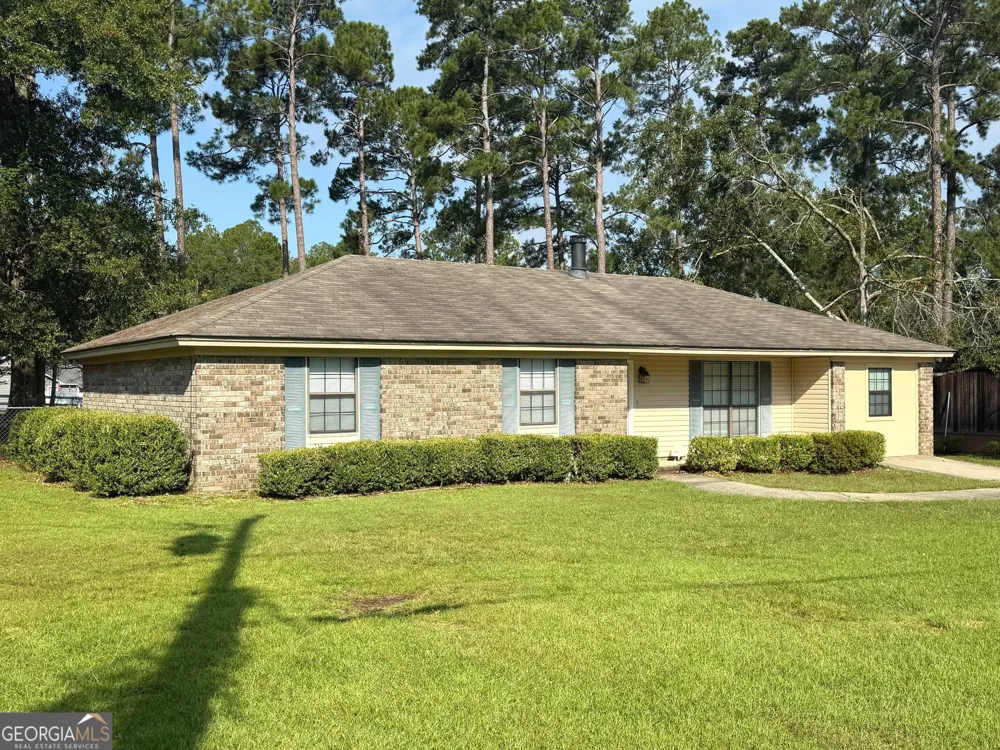 157 Ext N Jefferson ST Lyons, GA 30436