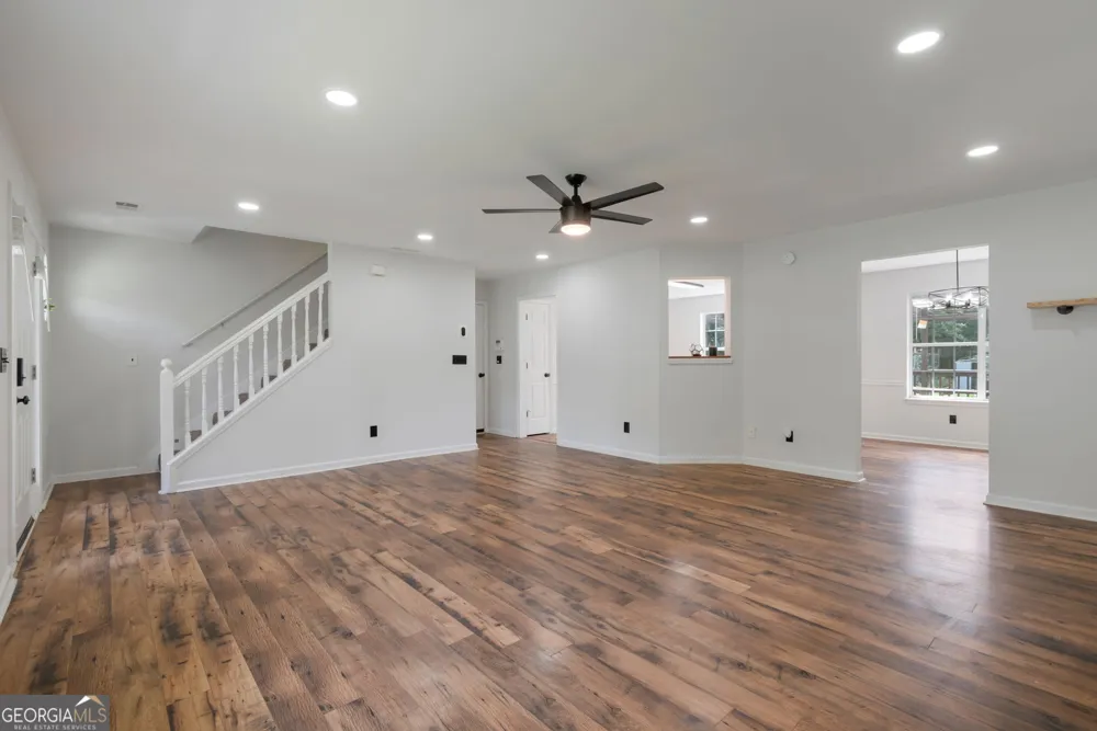 2055 Amberly Glen WAY Dacula, GA 30019