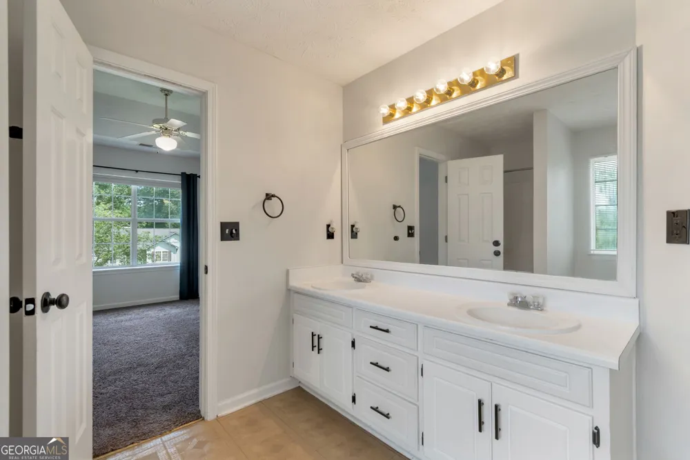 2055 Amberly Glen WAY Dacula, GA 30019