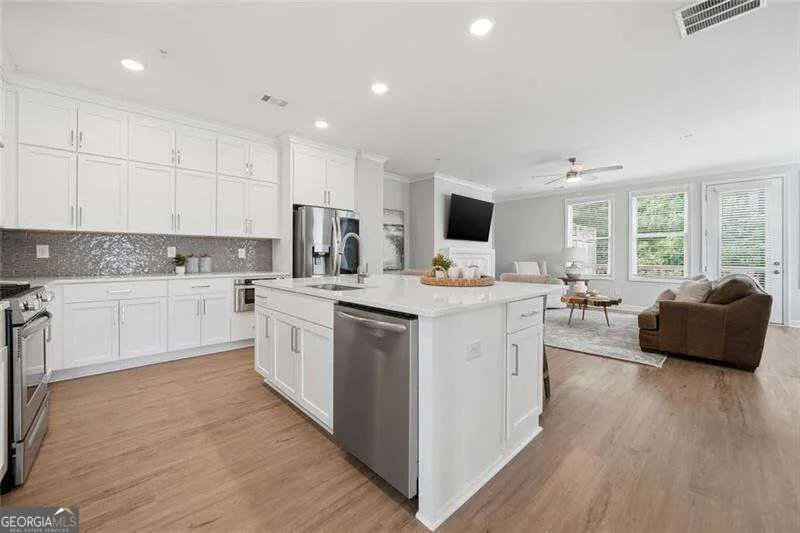 228 Retreat LN Canton, GA 30114