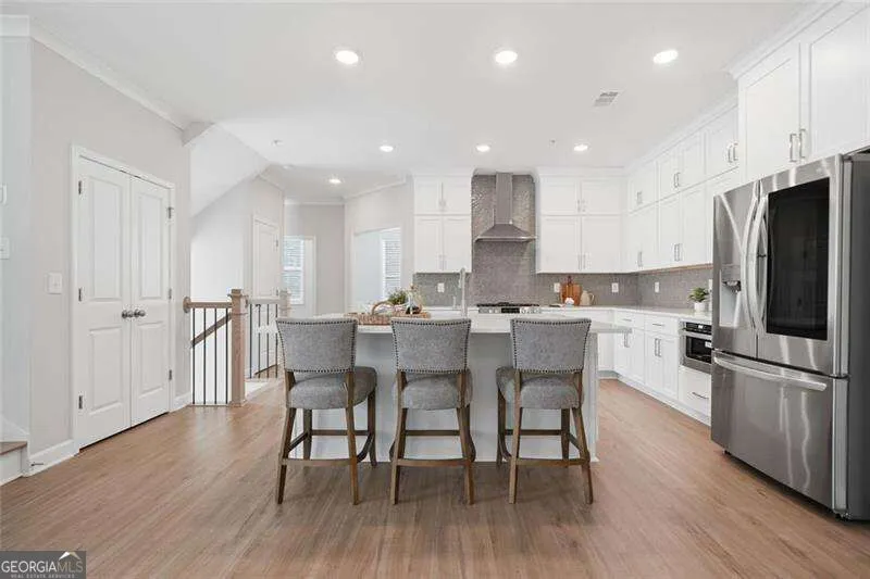 228 Retreat LN Canton, GA 30114