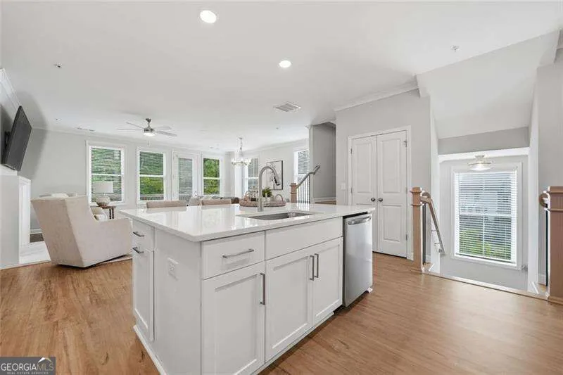 228 Retreat LN Canton, GA 30114