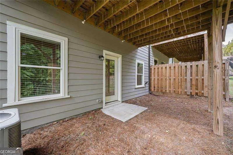 228 Retreat LN Canton, GA 30114