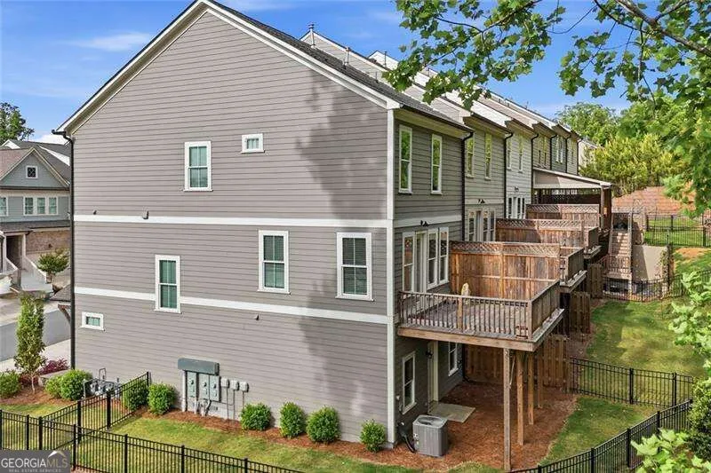 228 Retreat LN Canton, GA 30114