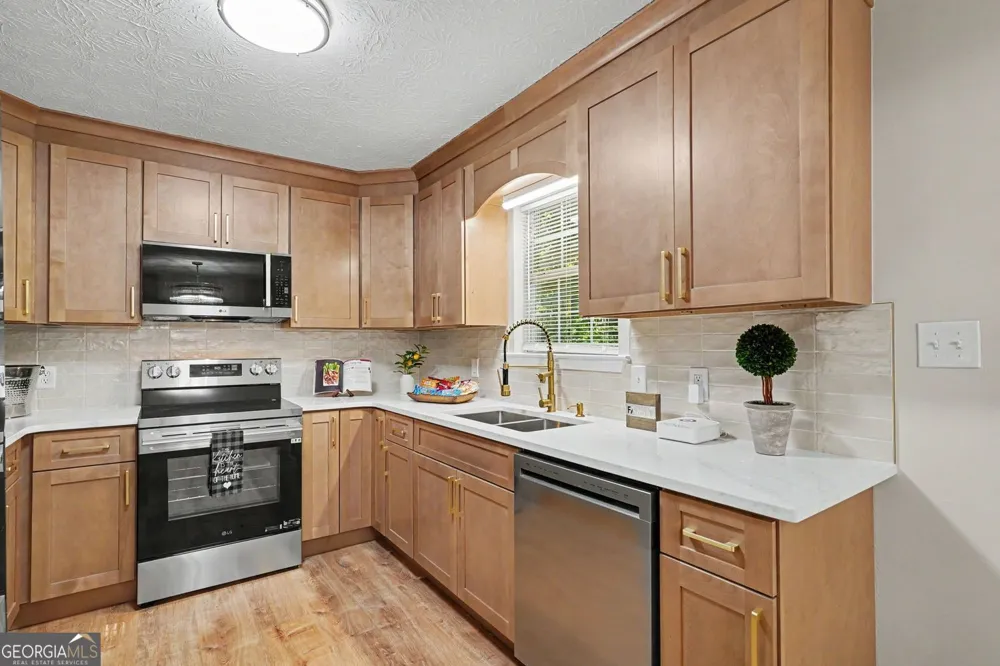 115 Lakeview DR Stockbridge, GA 30281