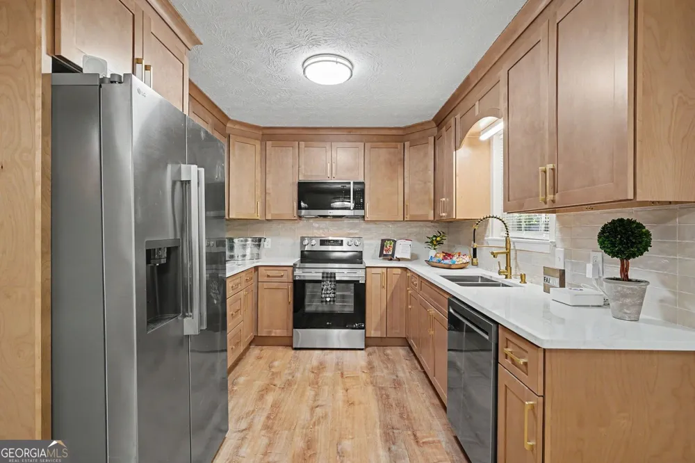 115 Lakeview DR Stockbridge, GA 30281