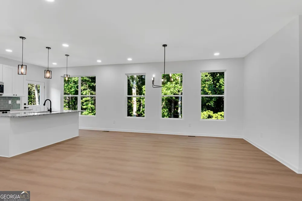 3402 Ashford LOOP Ellenwood, GA 30294
